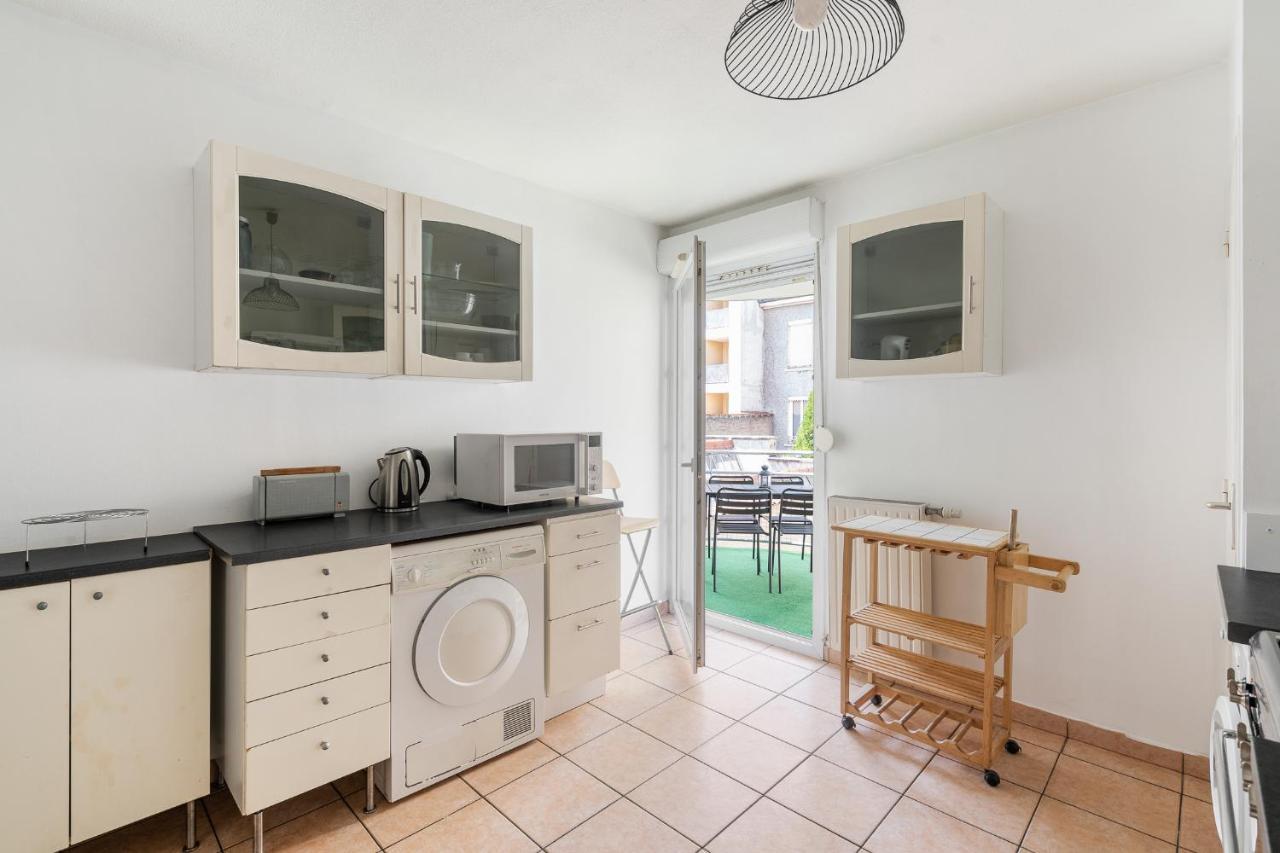 Nice Apartment With Parking Balcon Casa Lyon Villeurbanne Eksteriør billede